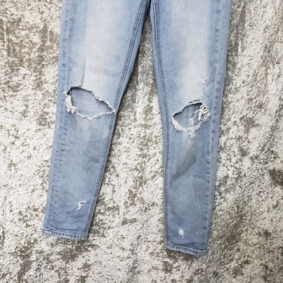 American Eagle High Waisted Mom Jeans Ripped Cotton 90s Style Light Festival - Picture 4 of 10